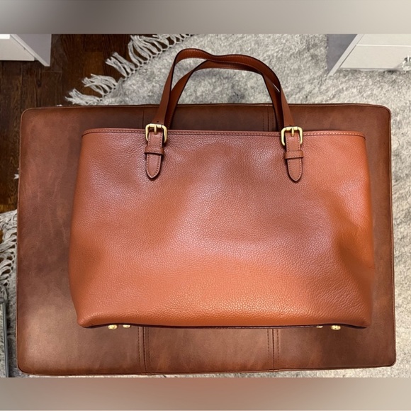 Coach Large Taylor Tote- like new - Picture 6 of 14